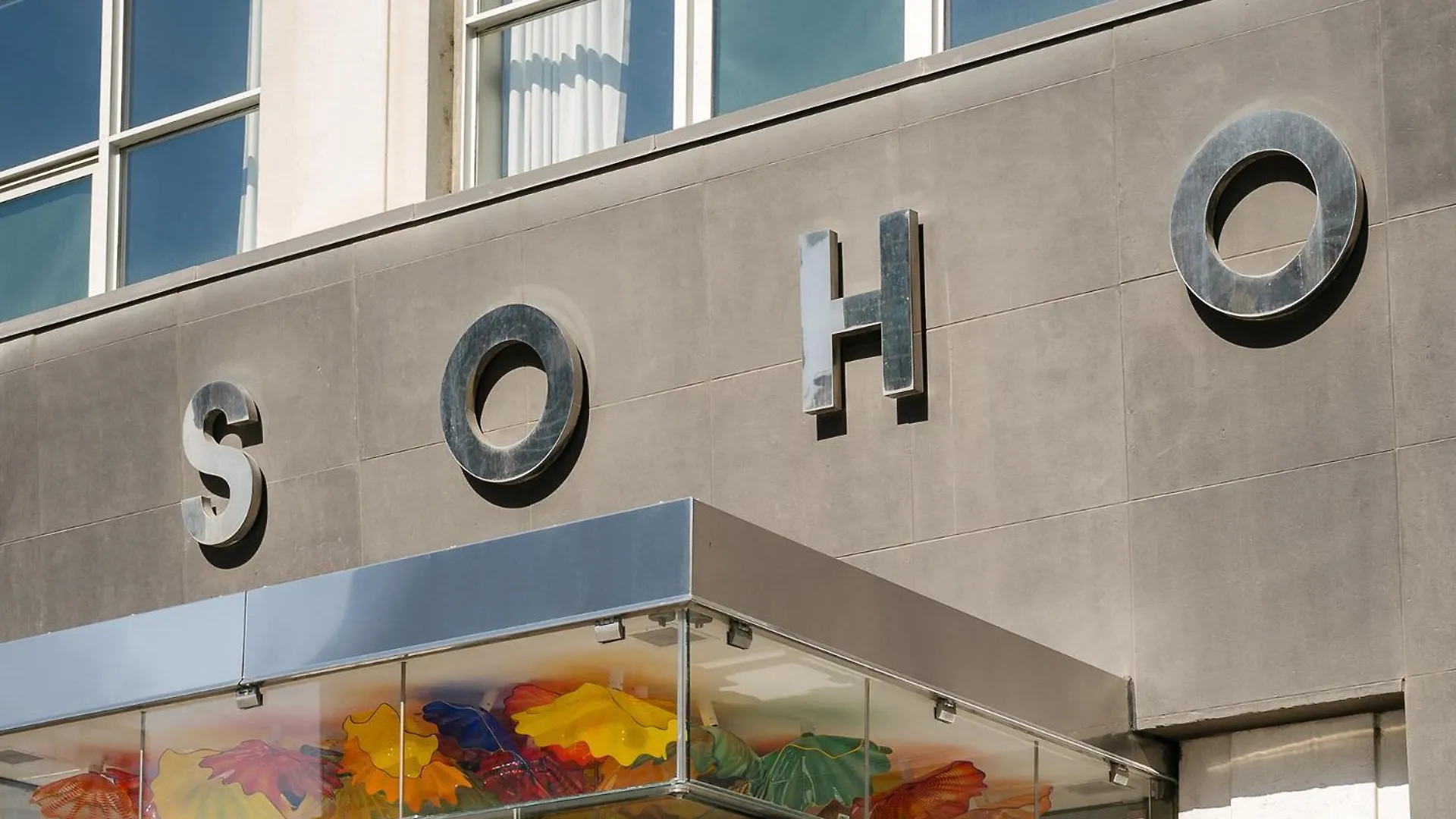 Soho Hotel Toronto 4*,