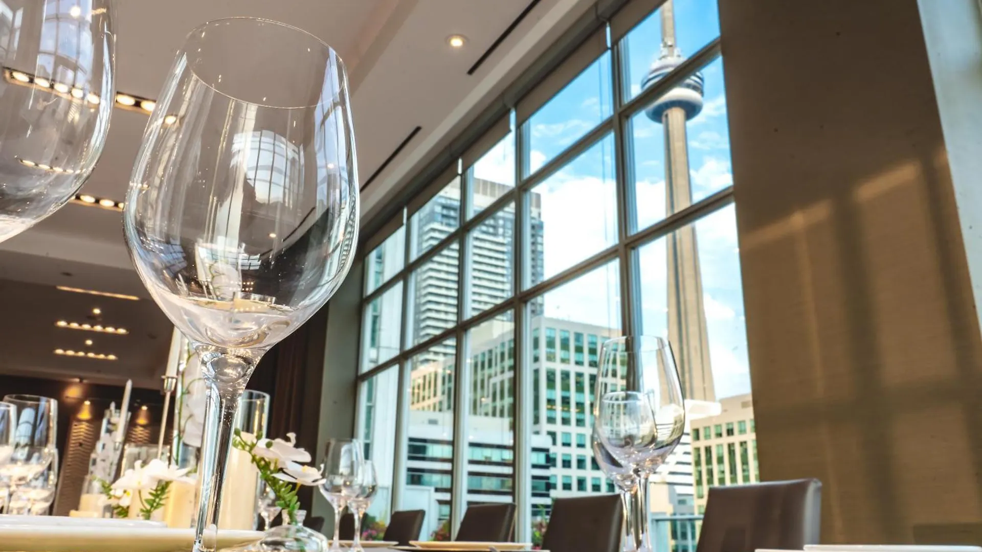 Soho Hotel Toronto 4*,