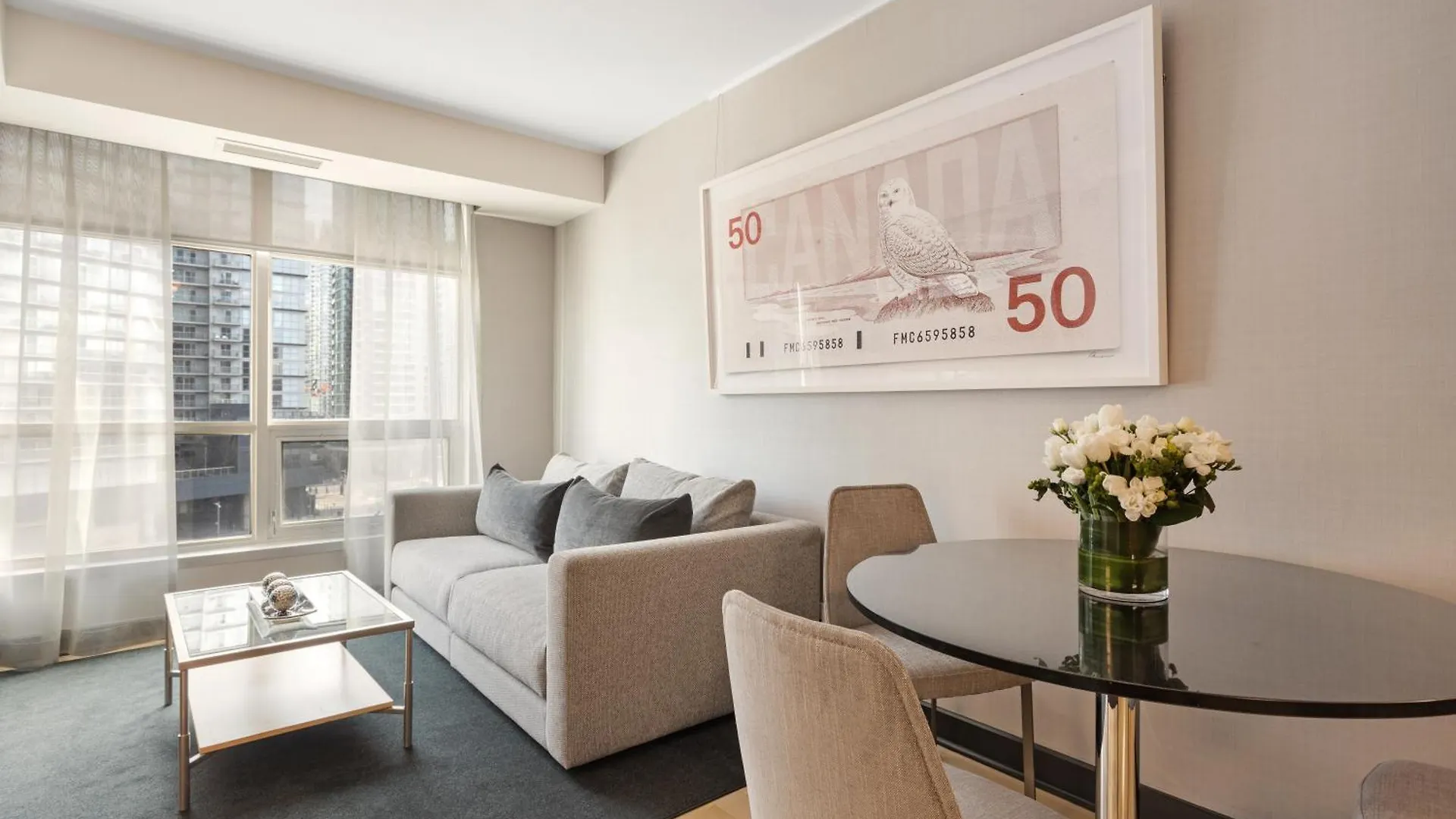 Soho Hotel Toronto 4*,